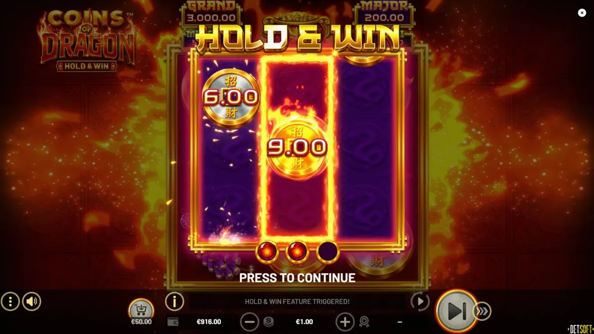 Interface do jogo Coins of Dragon – Hold & Win com tema oriental e dragão dourado